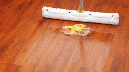 eiken vloer schoonmaken